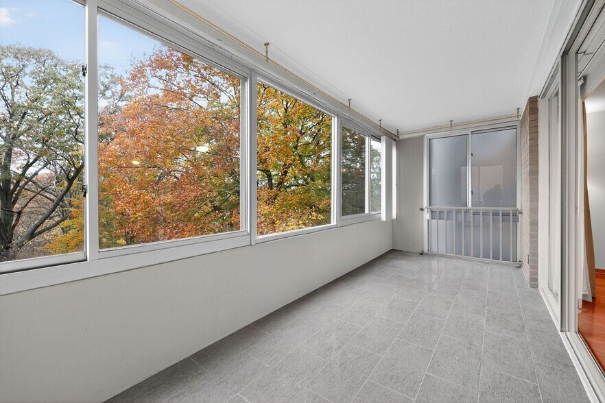 Building Photo - 2324 Madison Rd