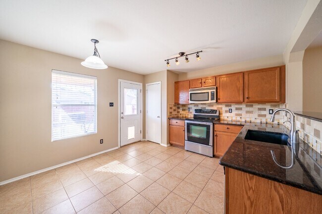 Building Photo - 8438 Silver Willow