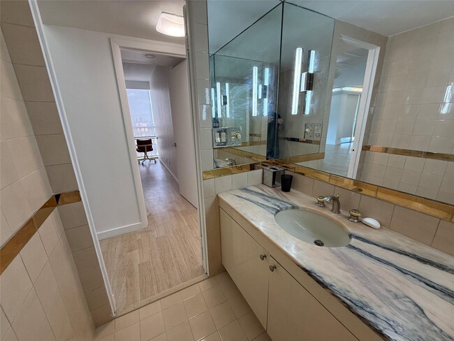 Building Photo - 19707 Turnberry Way