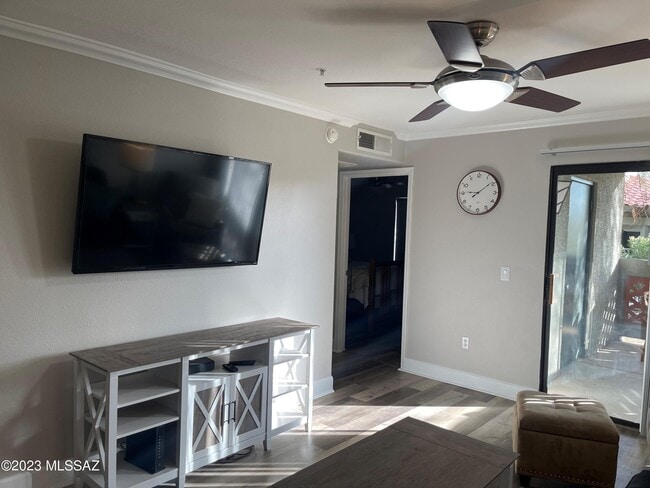 Building Photo - 5751 N Kolb Rd