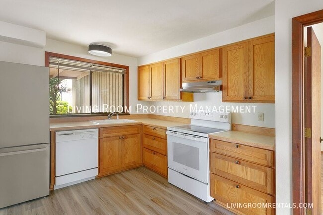 Building Photo - 7670 SW Leslie St