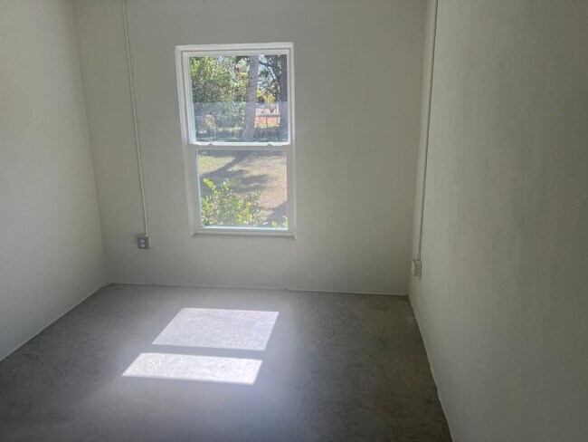 Building Photo - 2703 Ave G