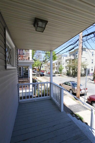 Building Photo - 56 Standish St