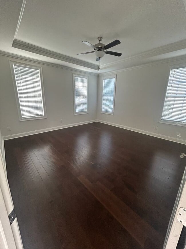 Building Photo - 3BR End-Unit in Westhaven | Main-Level Primary + Office + Bonus Room