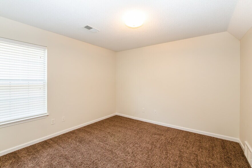 Building Photo - 1262 Carlton Ridge Dr