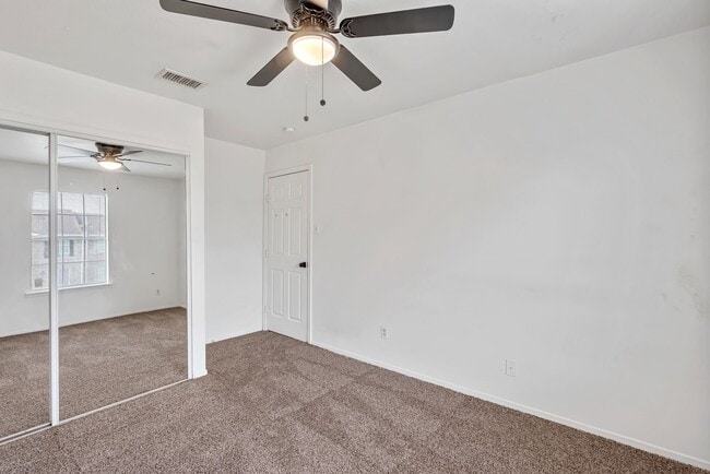 Building Photo - 1057 Willow Oaks Cir