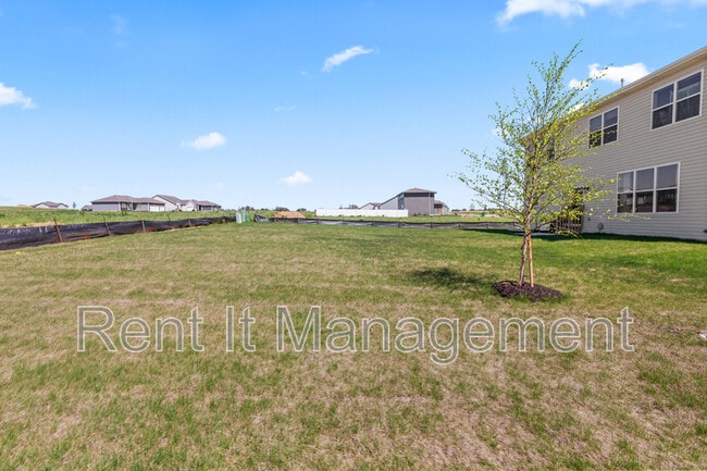 Building Photo - 6910 Stony Pt Dr