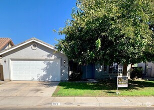 Building Photo - Ready to Move-In 3 Bedroom 2 Bath Home!