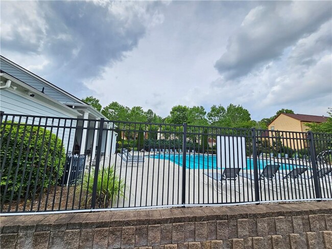 Building Photo - 384 Friars Head Dr NE
