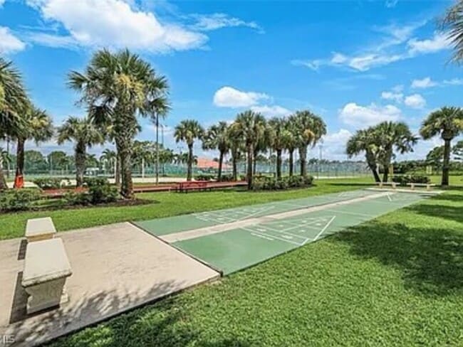 Building Photo - 13100 Brookshire Lake Blvd