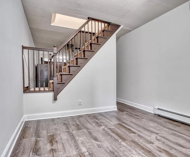 Building Photo - 204 N Port St