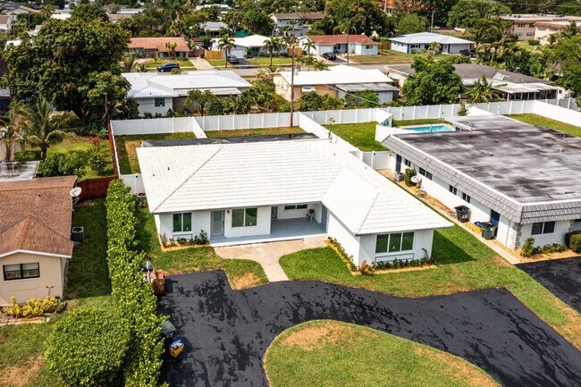 Building Photo - 245 SW 6th St