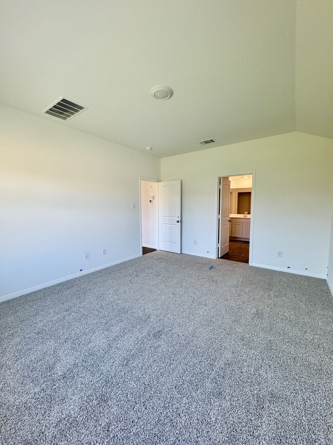 Master Bedroom - 650 Gladiola Loop