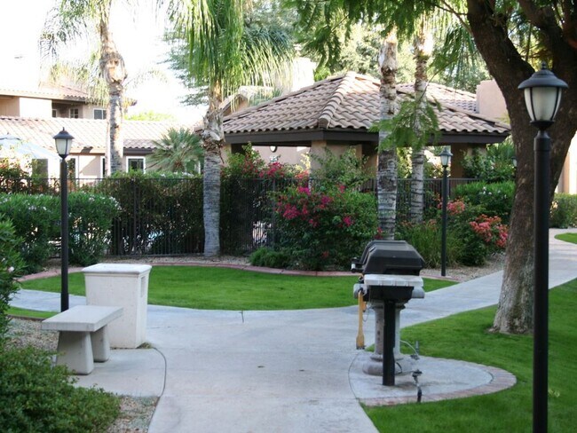 Building Photo - Experience the Best of Scottsdale living!