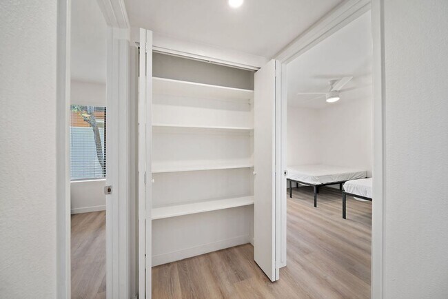 Building Photo - Fully remodeled luxury 3 bedroom 2 bathroom home with 2 car garage