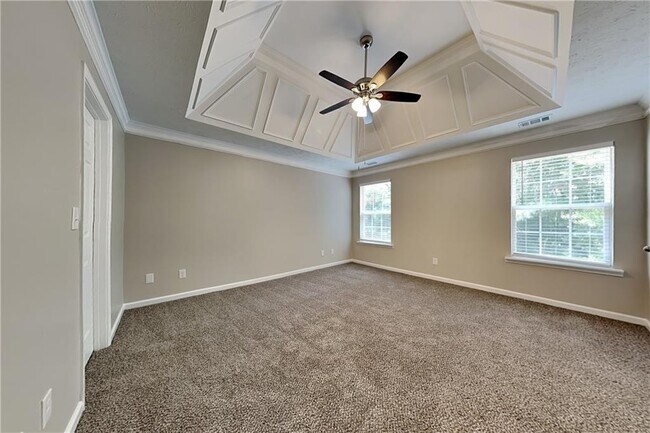 Building Photo - 405 Aristocrat Dr SW