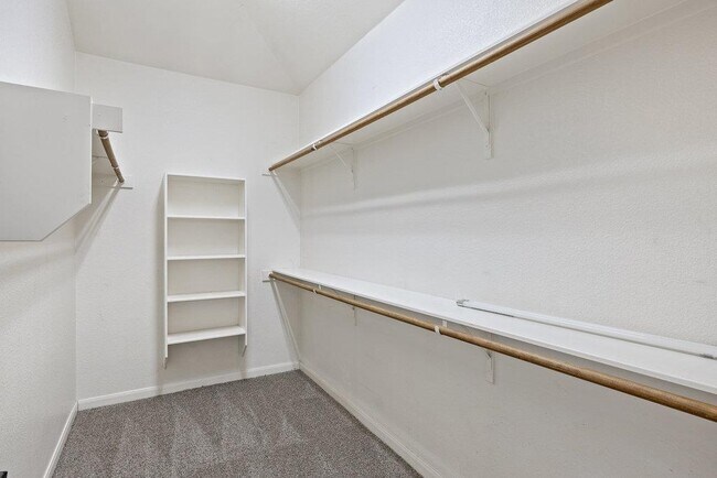 Building Photo - 2617 Salorn Way