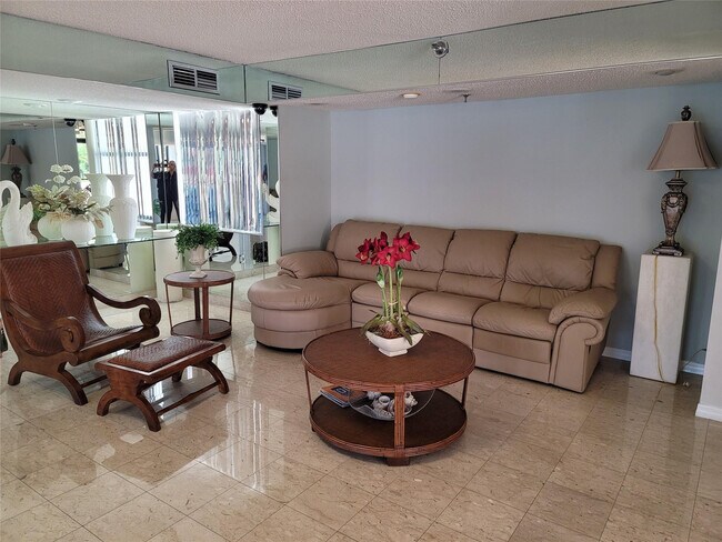 Building Photo - 1500 N Ocean Blvd