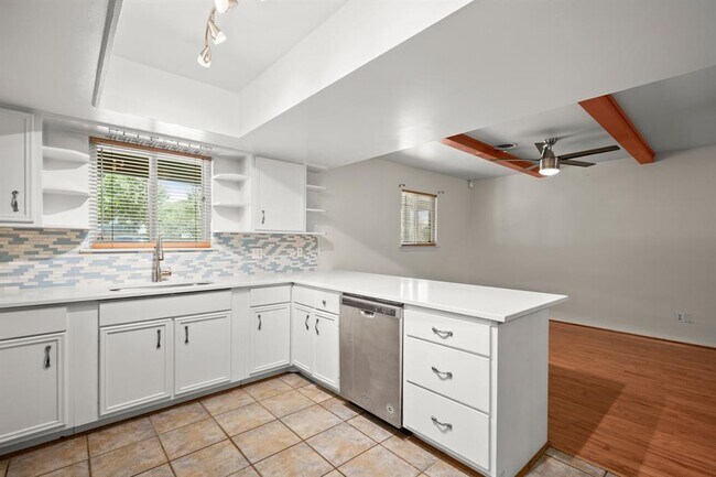Building Photo - 5103 Orleans Ct