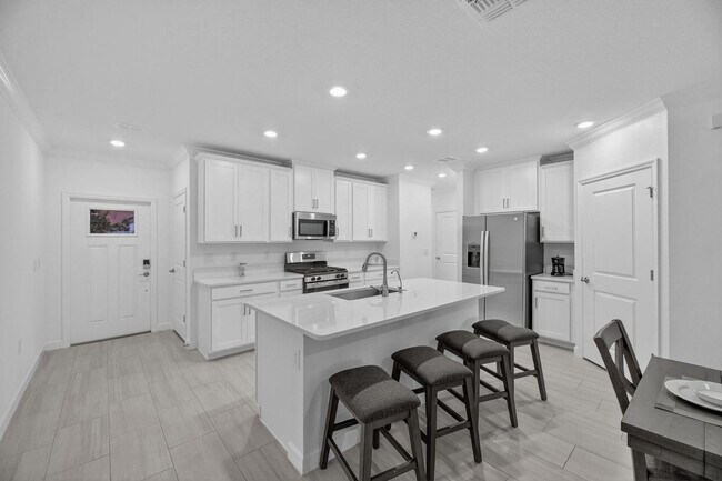 Building Photo - 17334 Holly Wl Ave