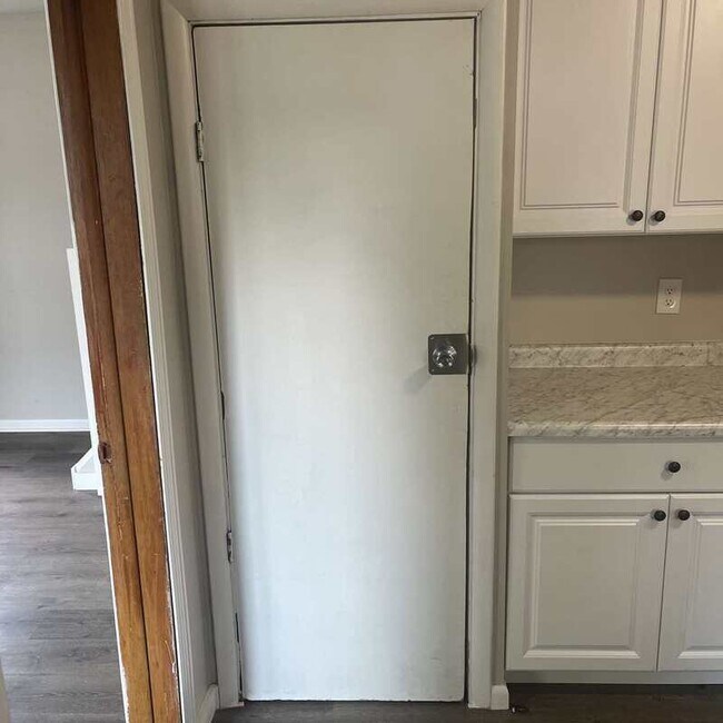 Building Photo - 3233 W 50th St