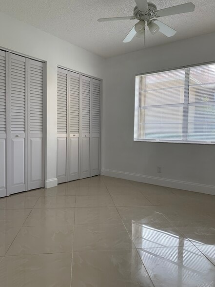 Building Photo - 1301 NW 12th Ave