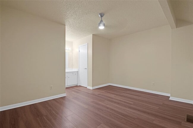 Building Photo - 3454 Willowrun Dr