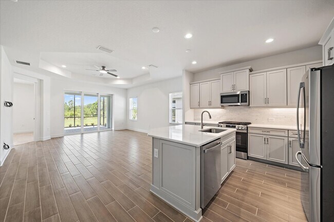 Building Photo - 2325 Blue Mahoe Ln