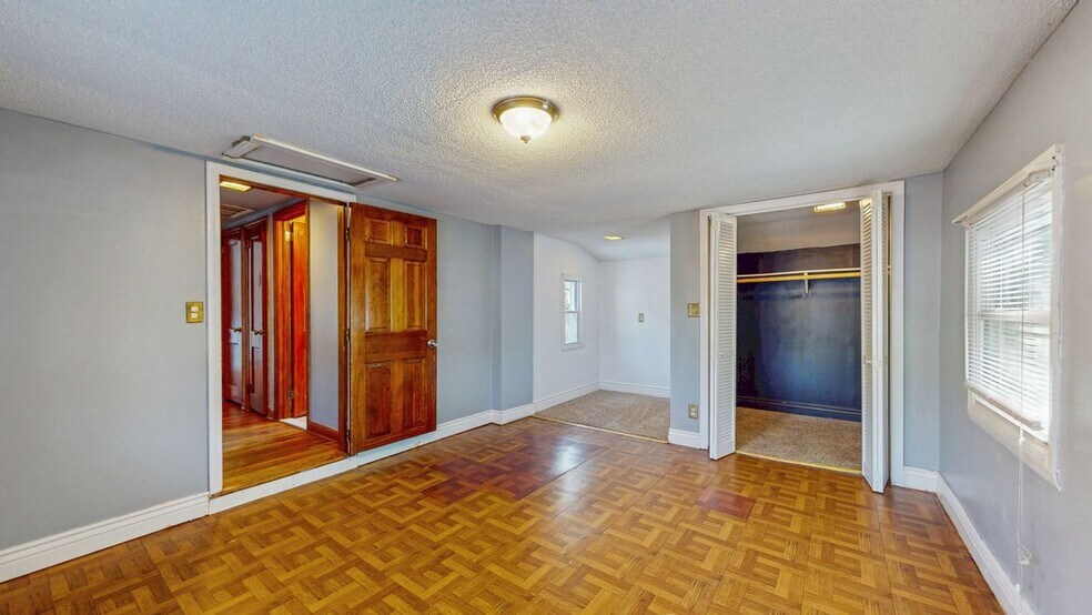 Building Photo - 72 Woodycrest Dr