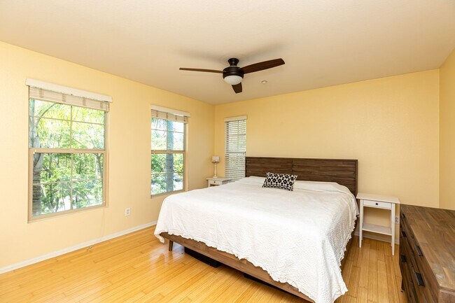 Building Photo - **YOU CAN HAVE IT ALL **MISSION VALLEY***2...