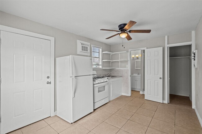 Primary Photo - 311 9th St N