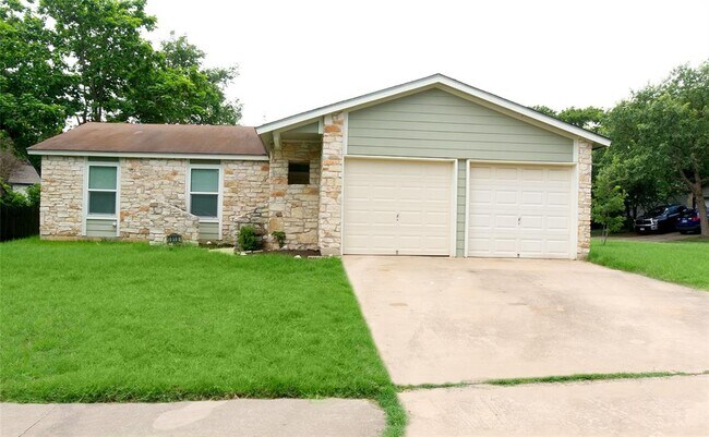 Primary Photo - 1915 Magazine St