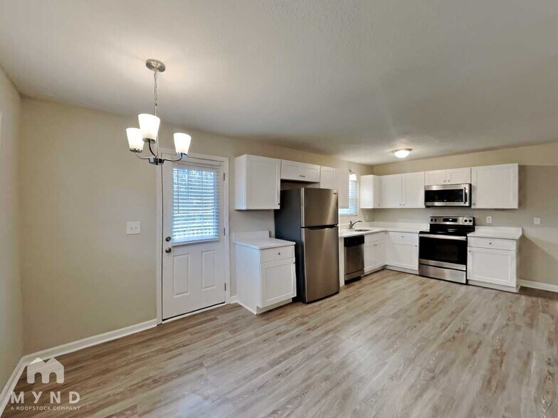 Building Photo - 456 Hardy Way