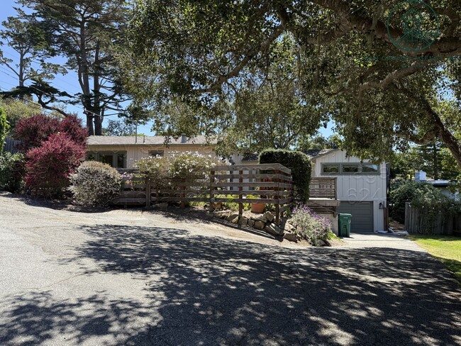 Building Photo - Charming and Refreshed Three Bed Carmel Wo...