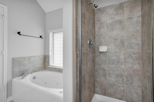 Building Photo - 28234 Sweet Oak Ln