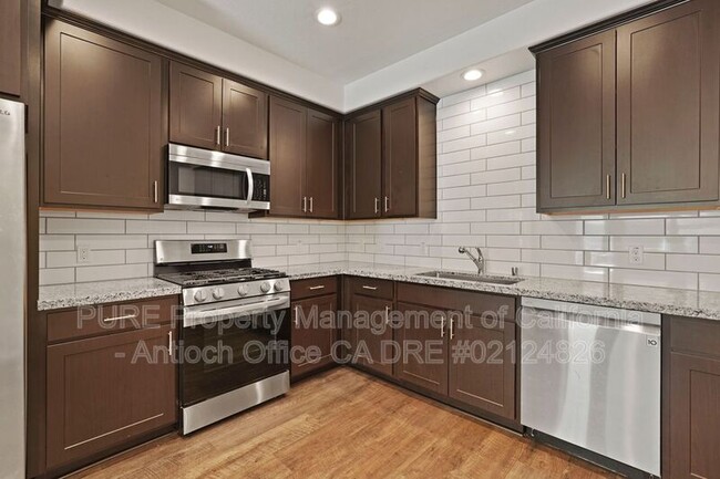 Building Photo - 2600 Wildflower Sta Pl