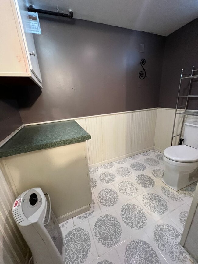 Building Photo - 3022 Losey Blvd S