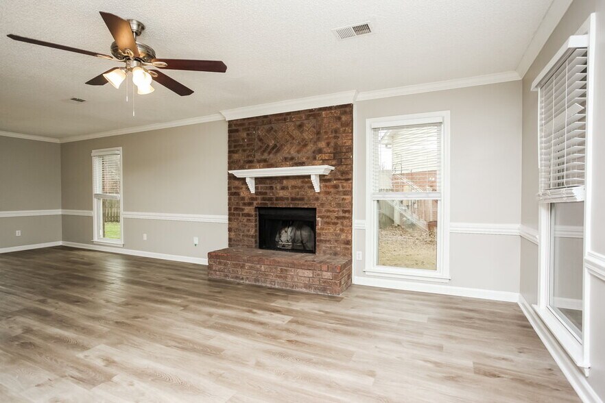 Building Photo - 4466 Dawn Oaks Cove