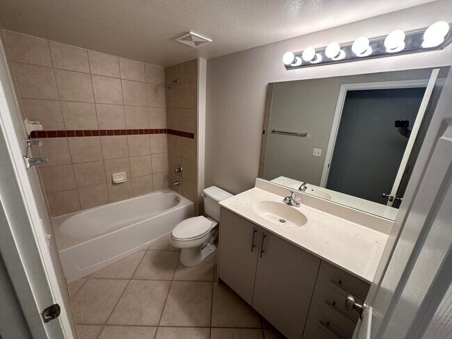 Building Photo - 6530 Emerald Dunes Dr
