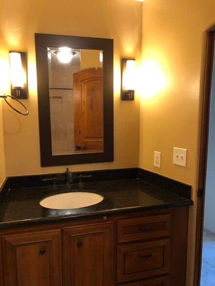 Bathroom Vanity - 1817A Sheridan Rd