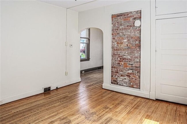 Building Photo - 4727 5th Ave