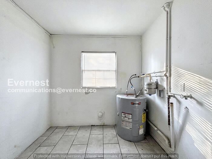 Building Photo - 2112 Wolf Rd