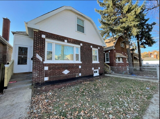 Primary Photo - 9322 S Saginaw Ave