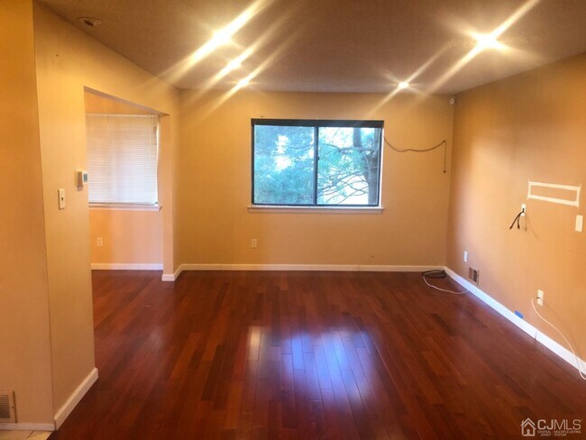 Building Photo - 1714 Edison Glen Terrace