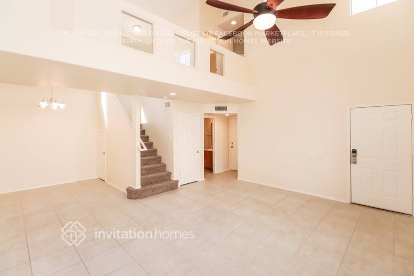 Building Photo - 250 W Juniper Ave