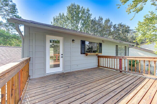 Building Photo - 236 E Castle Harbour Dr