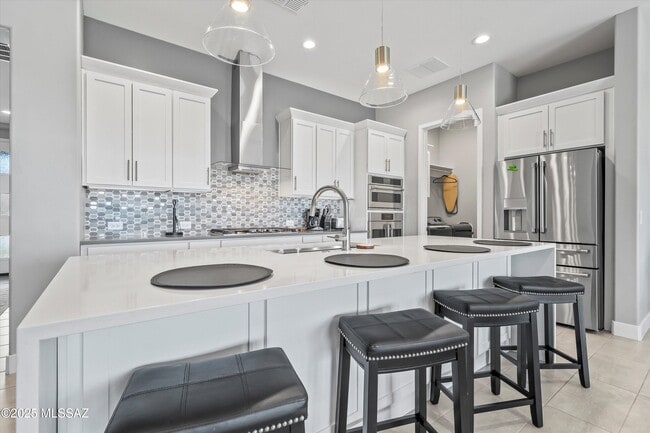 Building Photo - 30668 S Sand Hurst Ln
