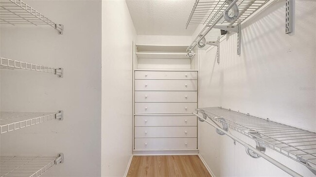 Building Photo - 515 Rousseau Dr