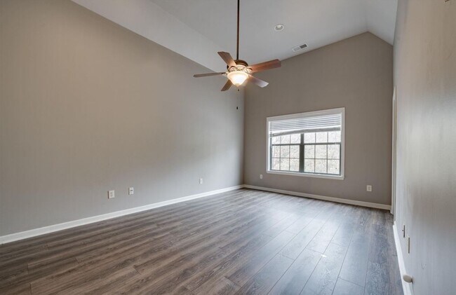 Building Photo - 304 Amber Ln