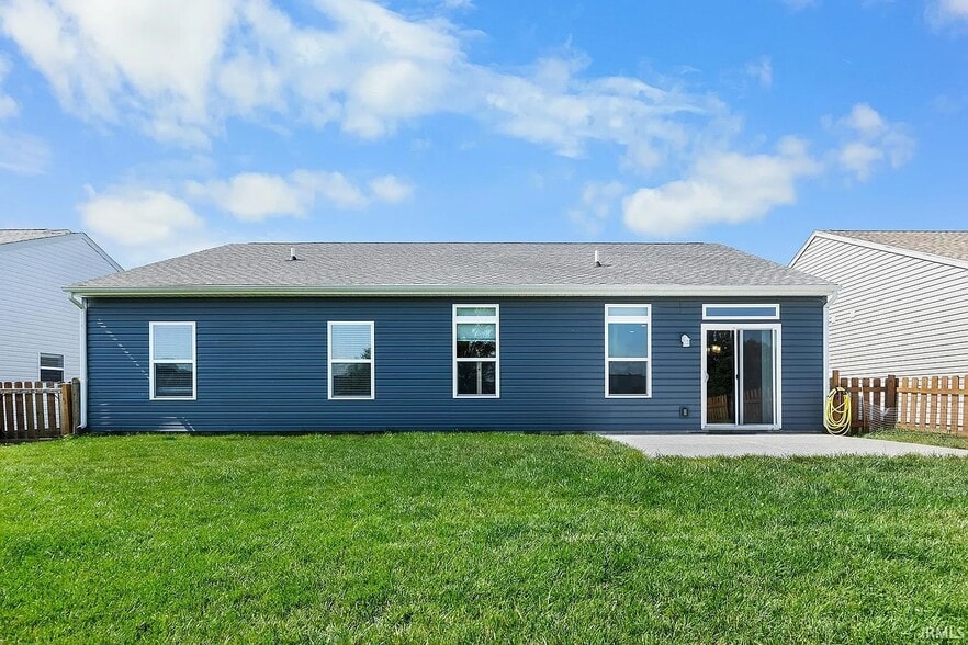 Building Photo - 2911 Poinciana Dr